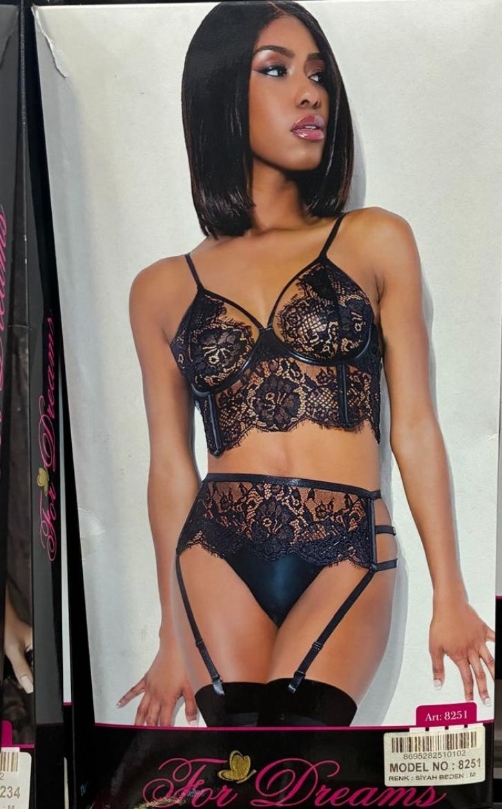 Noir Lace Suspender Lingerie Set 8251 resmi